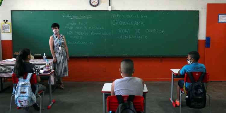Câmara conclui votação de projeto que altera Lei do Fundeb