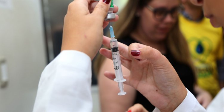 Rio inicia amanhã nova etapa de vacinação com dose de reforço