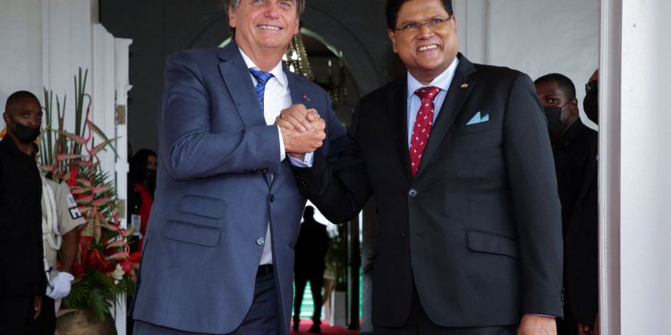 Brasil oferece apoio da Petrobras à exploração de petróleo no Suriname
