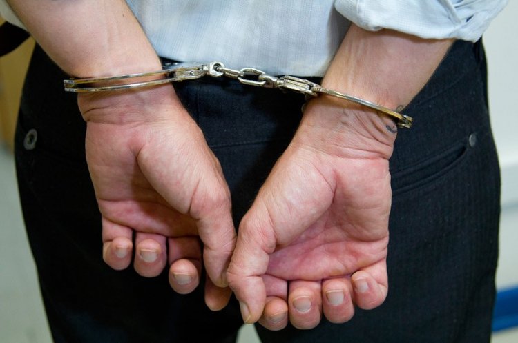 Homem de 37 anos é preso por dirigir embriagado e com arma de fogo em Rio Pomba