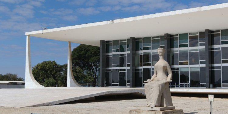 Maioria do STF vota por rejeitar denúncia contra presidente da Câmara