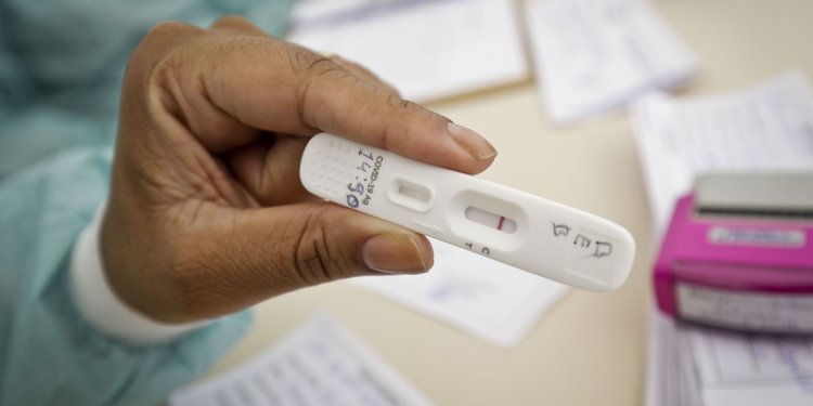 Casos de covid-19 chegam a 27,4 milhões no Brasil