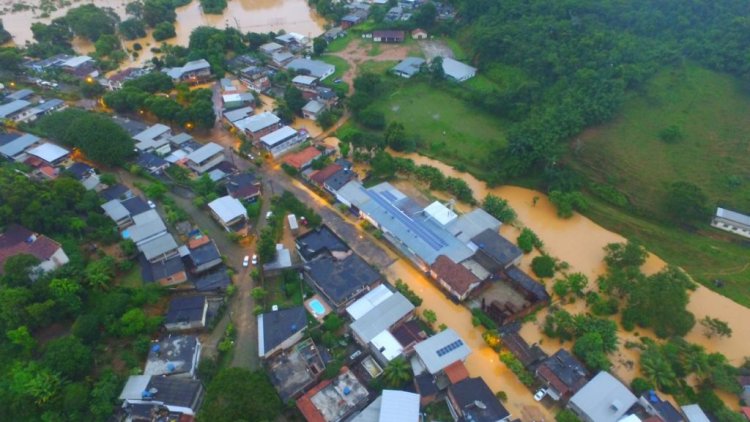 Distrito Sereno em Cataguases sofre com transbordamento do rio Meia Pataca