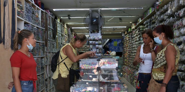Mato Grosso do Sul libera uso de máscara em locais fechados