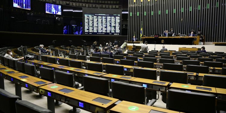 Câmara aprova PEC que derruba monopólio na fabricação de radiofármacos