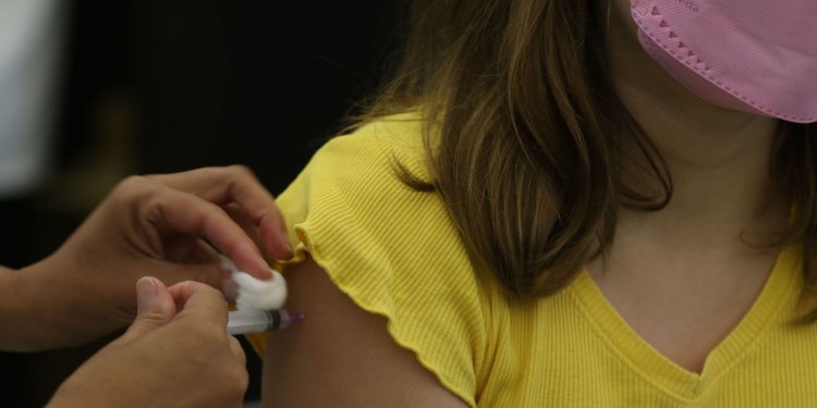 Covid-19: mortes sobem para 660,7 mil e casos para 30,06 milhões
