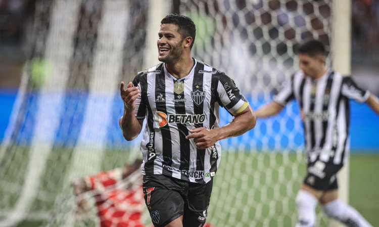 Com show de Hulk, Atlético-MG vence na estreia do Brasileiro