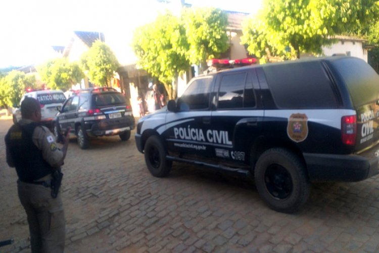 Leopoldina: dupla suspeita de roubo a loja de produto agrícola é presa