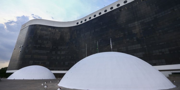 TSE faz audiência sobre prestação de contas de Fundos Partidários
