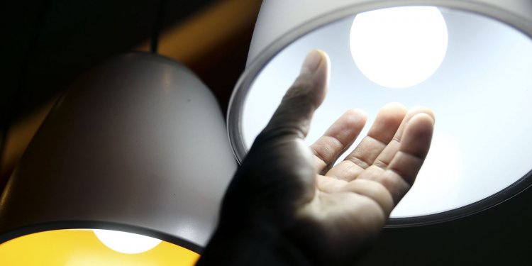 Senado aprova PL que devolve valores pagos a mais na conta de luz
