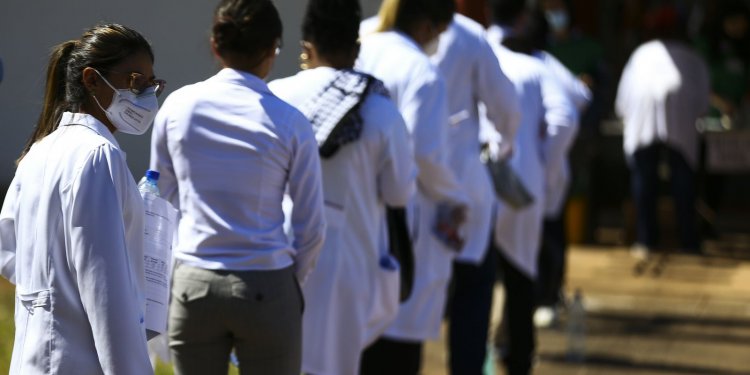 Inep realiza neste domingo últimas provas do Revalida 2022/1