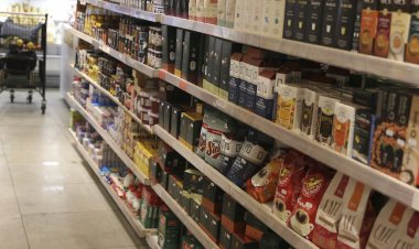 Novas regras para rótulos de alimentos valem a partir deste domingo