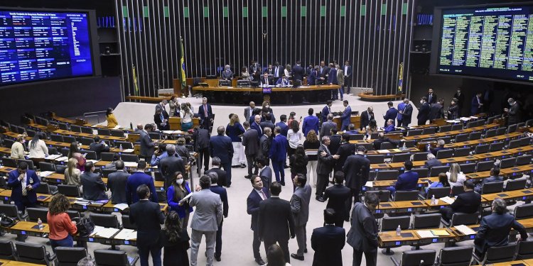 Câmara aprova instalação de barreiras sanitárias em terra indígena