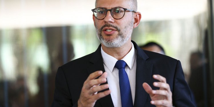 Ministro anuncia liberação das verbas destinadas a universidades