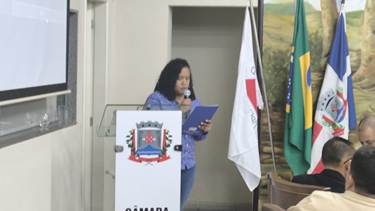 Vice-diretora da UEMG/Ubá defende universidade pública e pede apoio da Câmara contra projetos que ameaçam autonomia da instituição