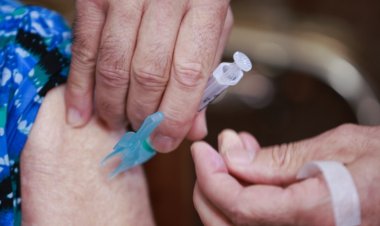 Ubá intensifica vacinação antitetânica para pessoas que tiveram contato com água e lama após enchente