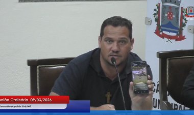 Vereador André Alves critica uso de escavadeira em roupas doadas e pede investigação sobre recursos