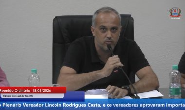 Professor Breno pede esclarecimentos do prefeito e solicita acesso a processo licitatório em Ubá